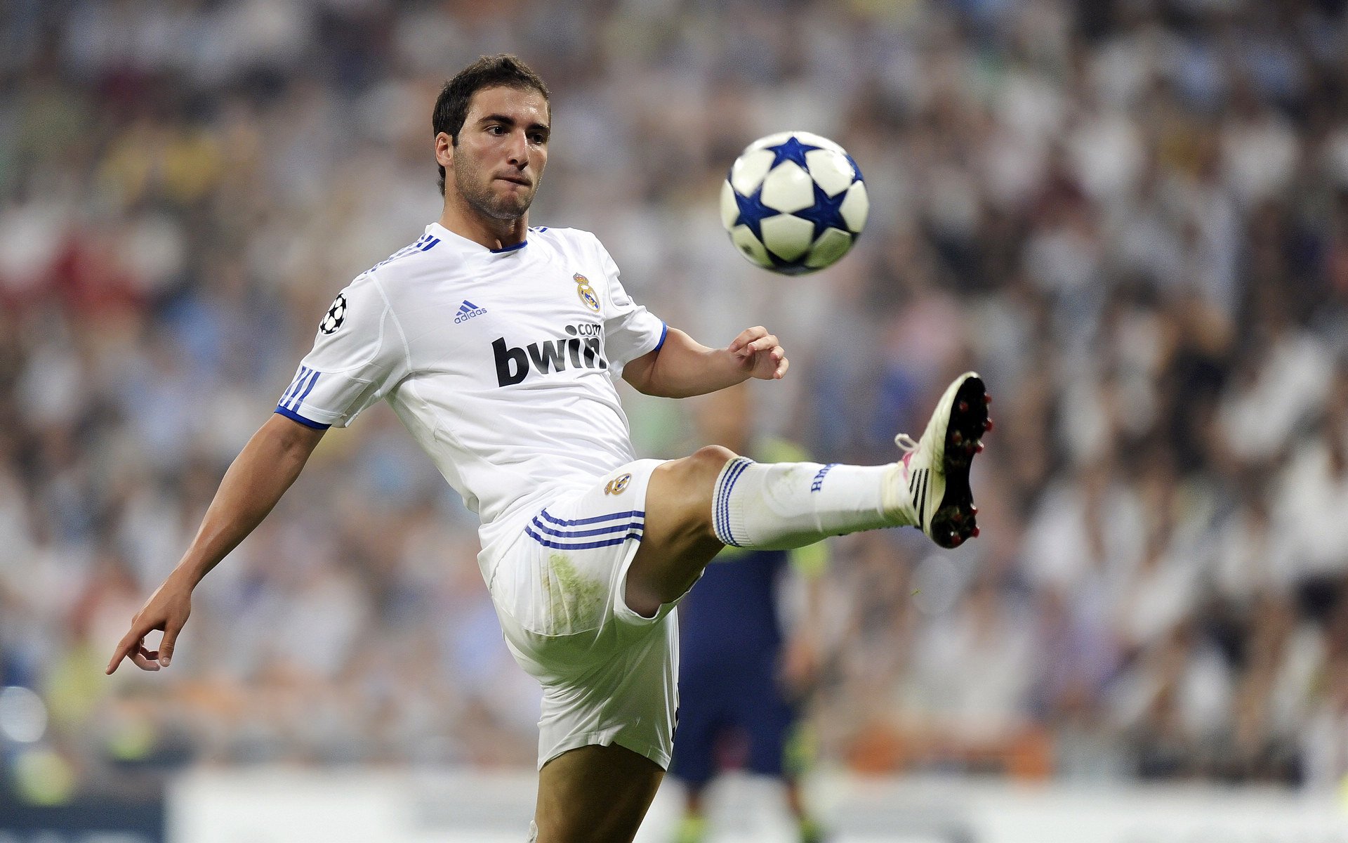 伯恩茅斯新援表现抢眼，助力保级，伯恩茅斯图片